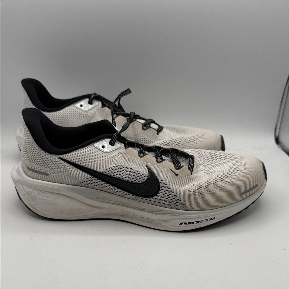 Nike PEGASUS 41 Men's 10 White and Black Athletic Shoes S16